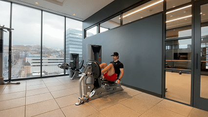 Machine Leg Press demonstration
